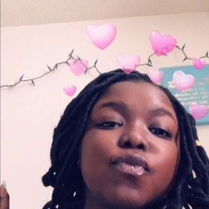 Meet your Posher, Efua